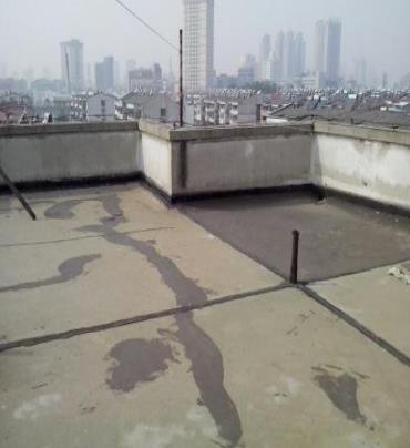 嘉兴漏水维修 楼顶漏水是什么原因，楼顶漏水维修方法是什么?